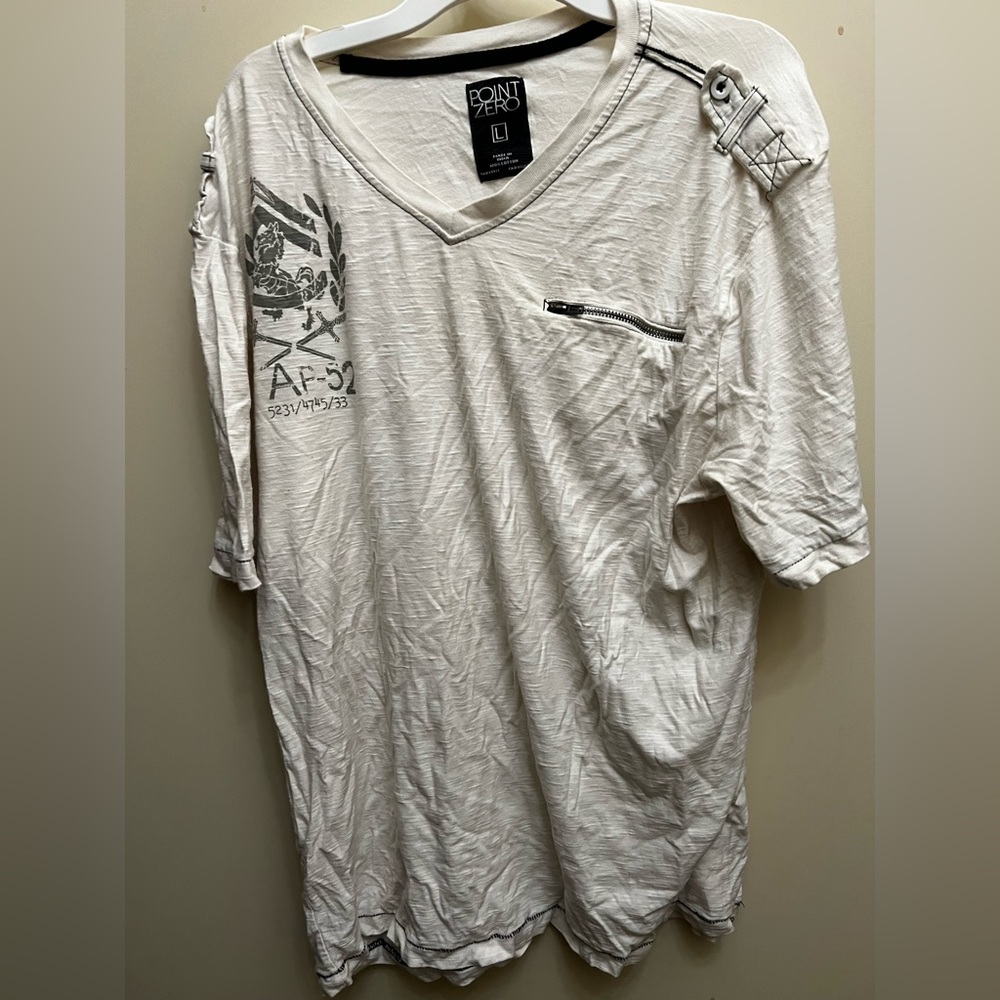 Point Zero White V-Neck Short Sleeve Shirt with Gray Graphic